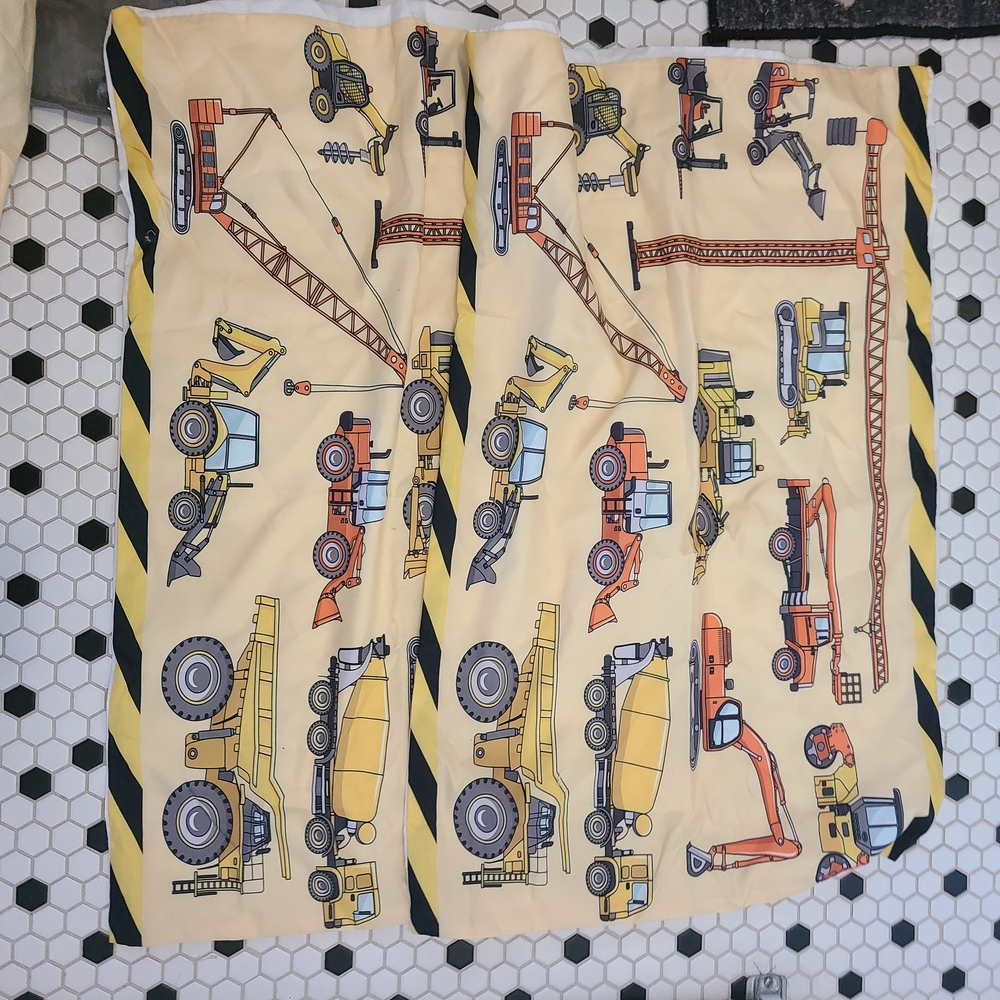 NEW Twin Fitted Sheet And 2 Pillow Cases Construction Trucks